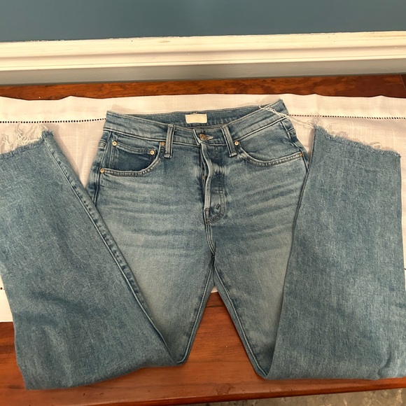 MOTHER The Scrapper Cuff Ankle
Fray Jeans - Picture 3 of 9